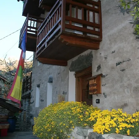 לינה וארוחת בוקר La Maison De Grand Maman שאמפורשה