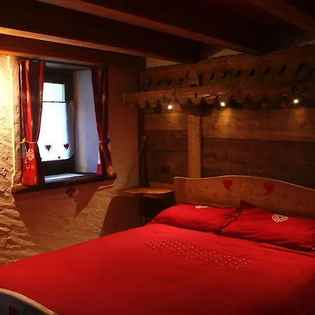 לינה וארוחת בוקר La Maison De Grand Maman שאמפורשה